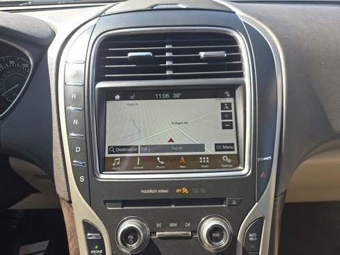 Used 2017 Lincoln MKX Reserve w/ Lincoln MKX Climate Package image 32