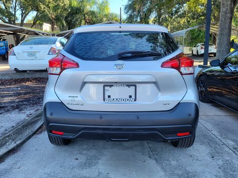 Used 2020 Nissan Kicks SV FWD image 7
