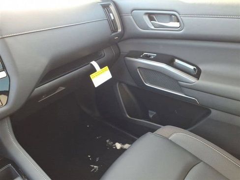 New 2026 Nissan Pathfinder SL image 23