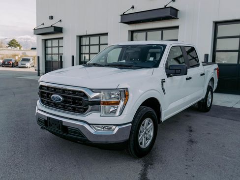 Used 2022 Ford F150 XLT w/ Trailer Tow Package image 3