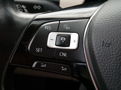 Used 2017 Volkswagen Jetta SEL FWD image 26