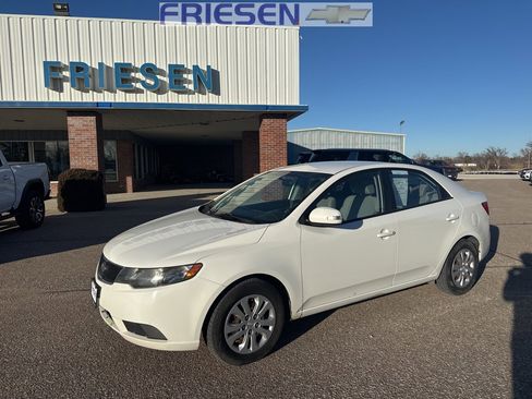 Used 2010 Kia Forte EX image 1