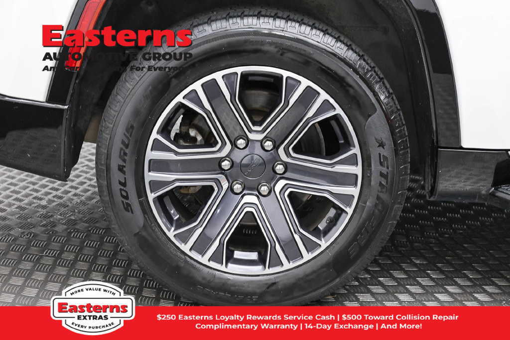 Used 2024 Jeep Wagoneer Series II AWD/4WD image 32