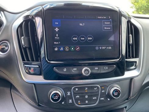 Used 2021 Chevrolet Traverse RS FWD image 24