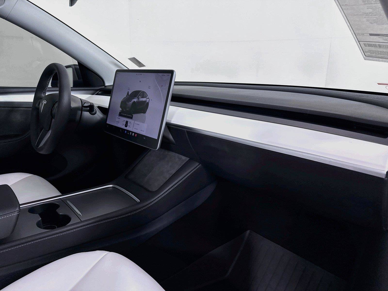 Used 2025 Tesla Model Y Long Range AWD/4WD image 39