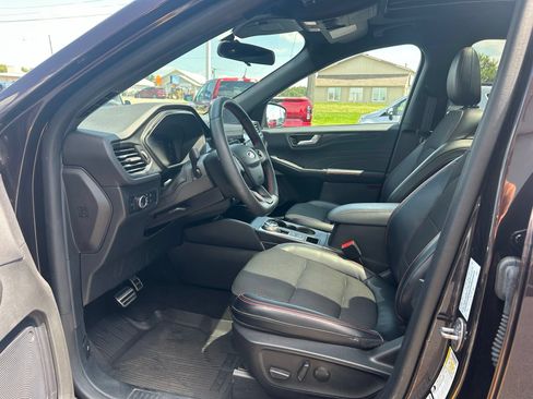 Used 2023 Ford Escape ST-Line w/ Tech Pack #1 AWD/4WD image 10