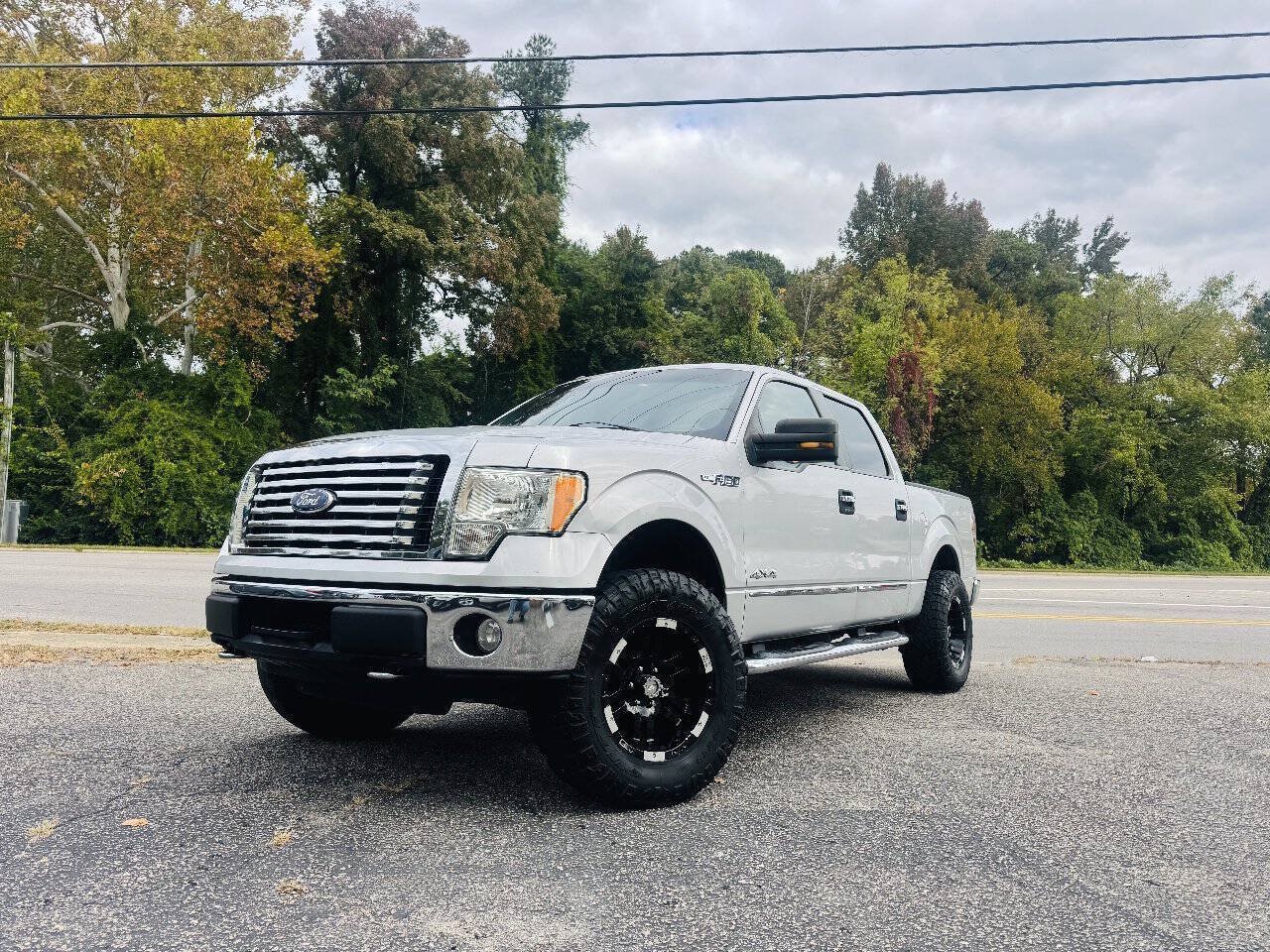 Used 2010 Ford F150 XLT AWD/4WD image 2