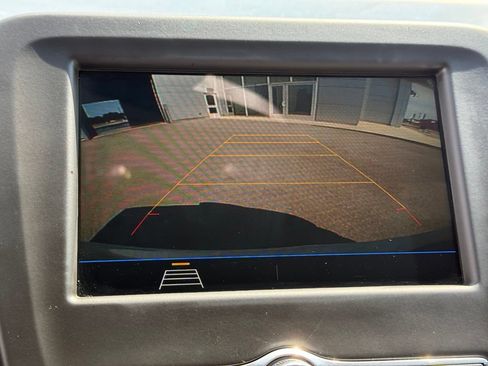 Used 2019 Chevrolet Equinox LT FWD image 24