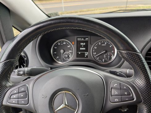 Used 2022 Mercedes-Benz Metris image 14