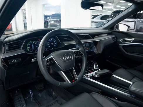 Used 2023 Audi e-tron S Premium Plus image 20