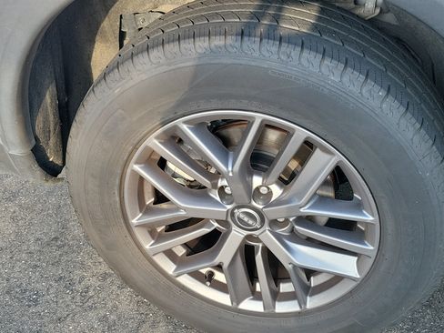 Used 2024 Nissan Rogue S AWD/4WD image 5