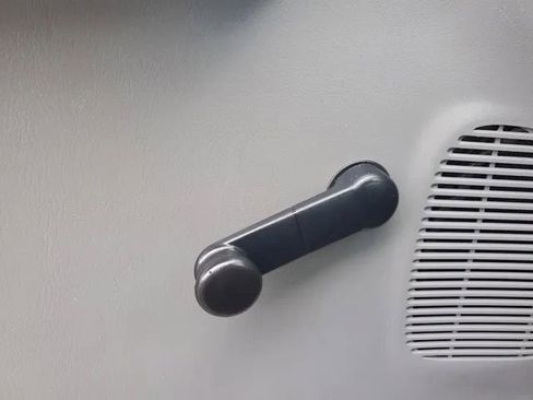 Used 2006 Ford F350 2WD Regular Cab DRW Super Duty image 16