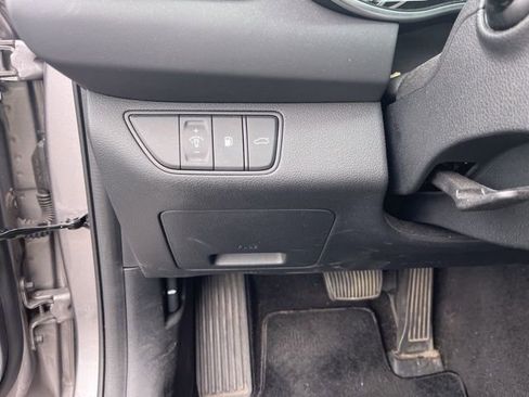 Used 2023 Genesis G70 2.0T AWD/4WD image 31