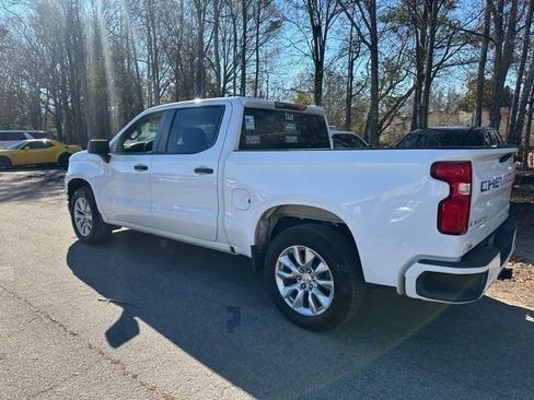 Used 2020 Chevrolet Silverado 1500 Custom w/ Custom Value Package image 10