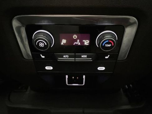 Used 2021 Chevrolet Tahoe LT w/ LT Signature Package RWD image 21