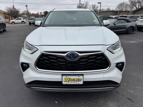 Used 2022 Toyota Highlander Platinum image 8