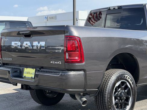 Used 2025 RAM 2500 Laramie AWD/4WD image 11