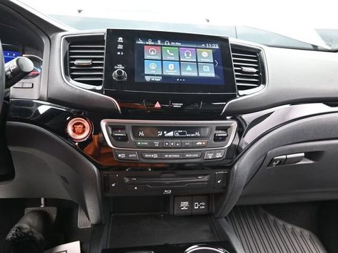 Used 2020 Honda Pilot Touring image 11