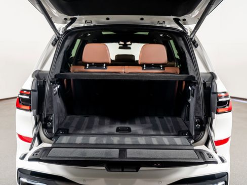 Used 2025 BMW X7 xDrive40i w/ M Sport Package image 53