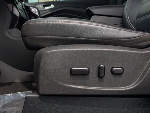 Used 2019 Ford Escape Titanium FWD image 23