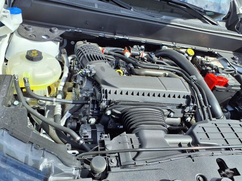 Used 2025 Ford Maverick XL w/ Equipment Group 102A AWD/4WD image 31