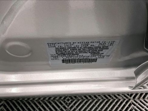 New 2025 Nissan Versa SR w/ Trunk Package image 36