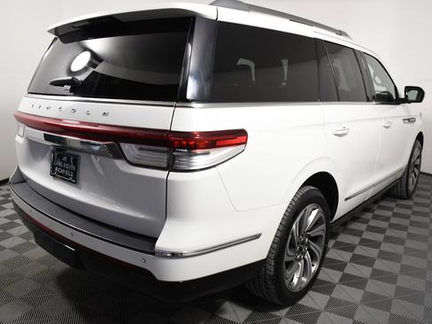 Used 2023 Lincoln Navigator Reserve image 6