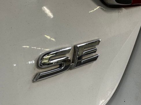 Used 2016 Toyota Camry LE image 7