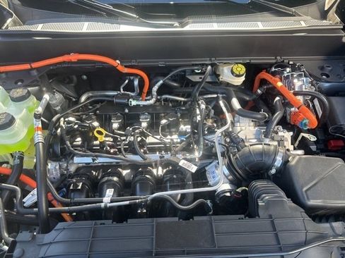 New 2025 Ford Maverick XL image 34