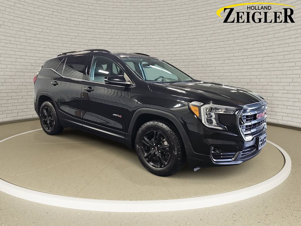 Used 2023 GMC Terrain AT4 AWD/4WD image 3