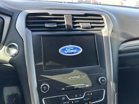 Used 2020 Ford Fusion SE image 13