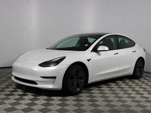Used 2022 Tesla Model 3 Long Range AWD/4WD image 31
