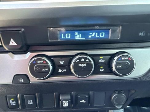 Used 2022 Toyota Tacoma SR5 w/ Technology Package RWD image 32