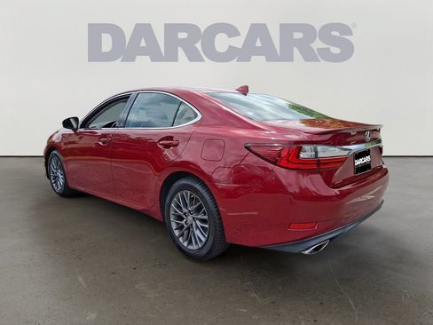 Used 2018 Lexus ES 350 w/ Navigation System Package FWD image 2