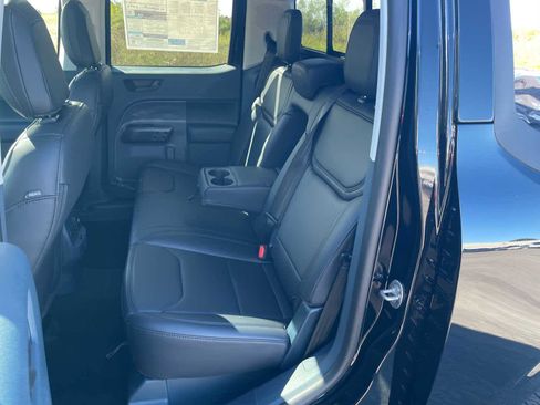 New 2025 Ford Maverick Lariat w/ Black Appearance Package image 28