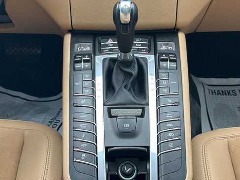 Used 2018 Porsche Macan Sport Edition image 16