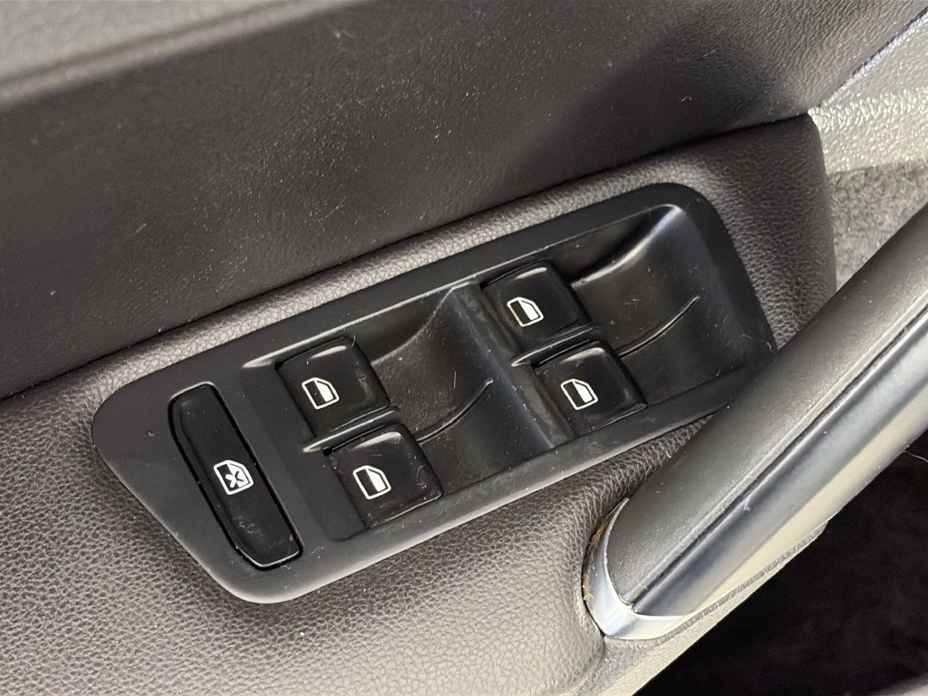 Used 2015 Volkswagen Golf TDI S FWD image 25