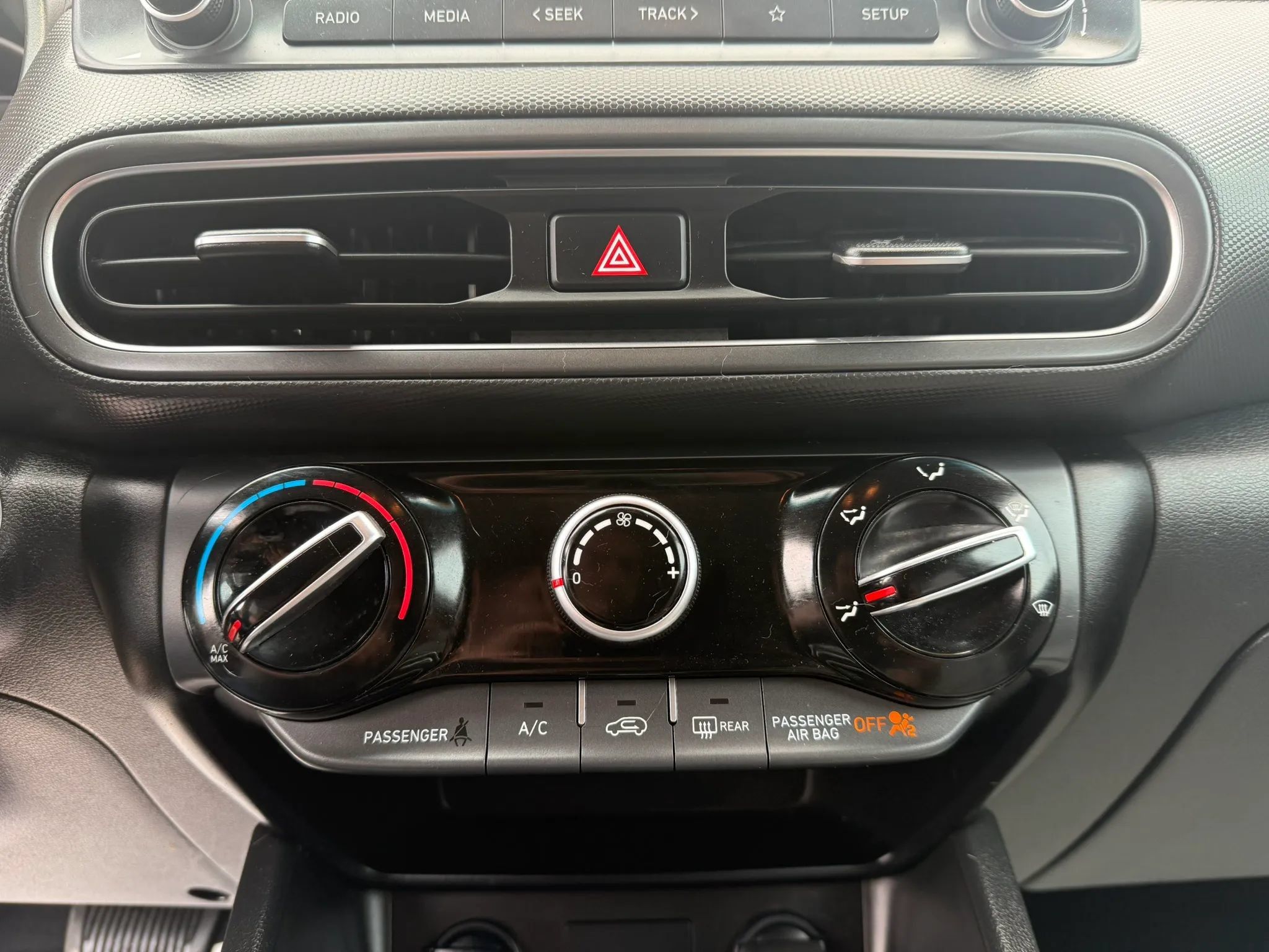 Used 2023 Hyundai Kona SEL AWD/4WD image 19