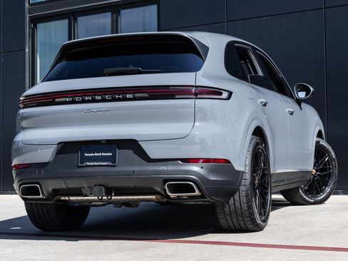 Certified 2026 Porsche Cayenne image 11