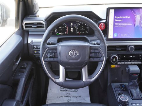 Used 2025 Toyota Tacoma TRD Off-Road w/ TRD Off Road Premium Package AWD/4WD image 18
