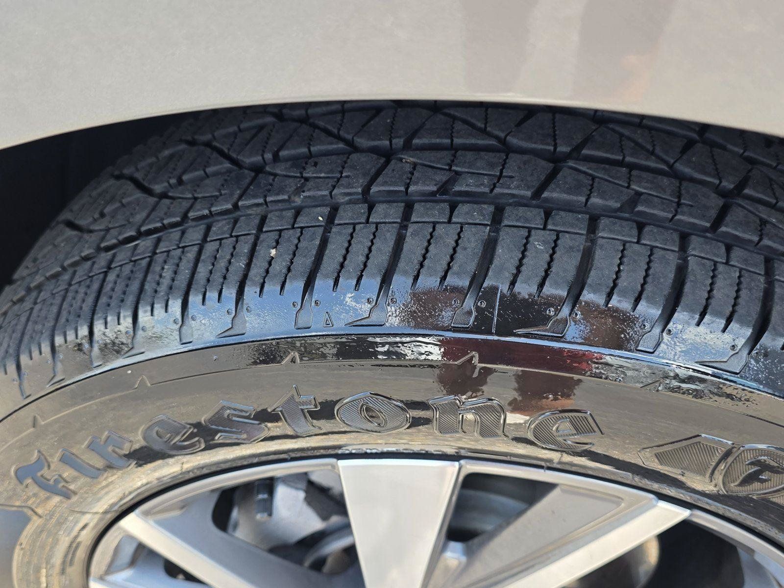Used 2023 Chevrolet Equinox Premier AWD/4WD image 32