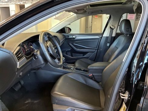 Used 2020 Volkswagen Jetta SE image 16