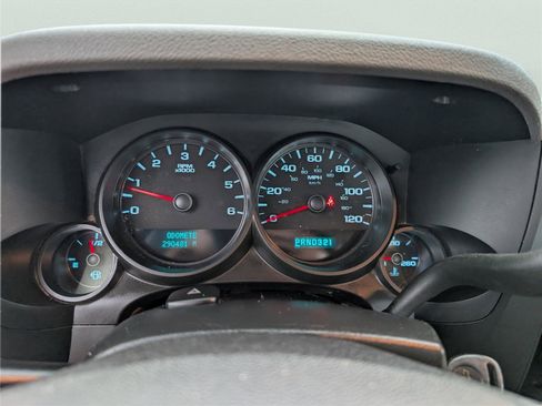 Used 2010 Chevrolet Silverado 1500 W/T RWD image 18