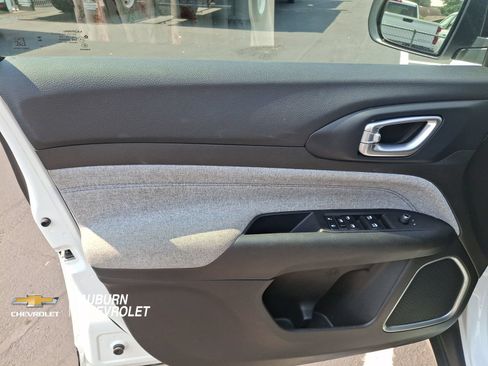 Used 2024 Jeep Compass Latitude AWD/4WD image 15