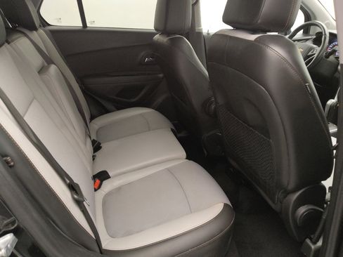 Used 2019 Chevrolet Trax LT w/ Sun & Sound Package image 19