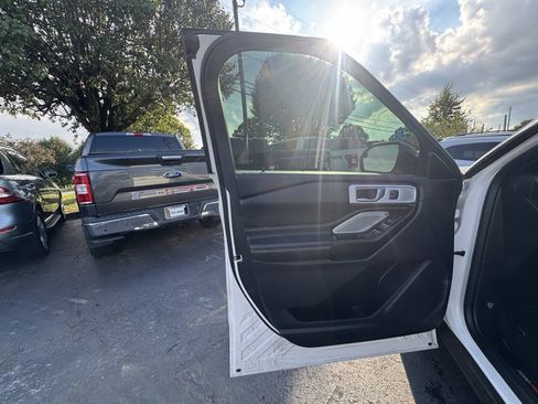 Used 2020 Ford Explorer ST w/ Premium Technology Package AWD/4WD image 16
