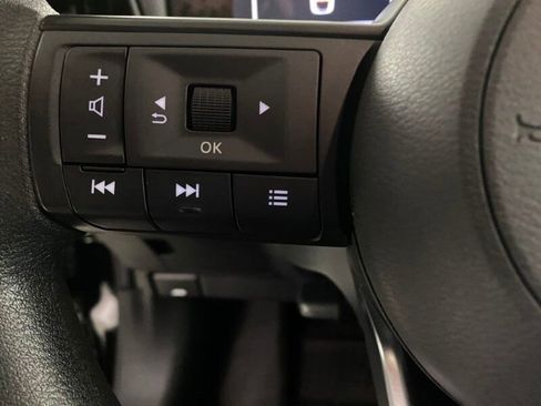 Used 2025 Nissan Kicks SV image 29