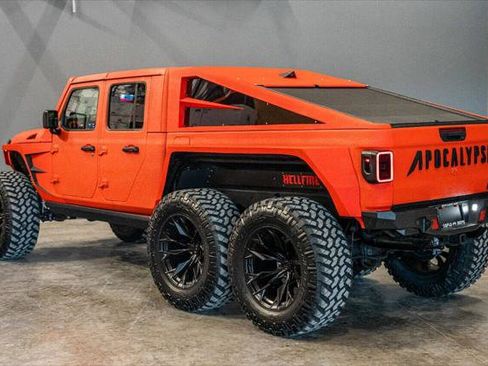 Used 2023 Jeep Gladiator Sport image 12