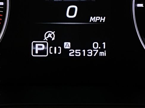 Used 2024 Subaru Crosstrek 2.0i Premium image 17