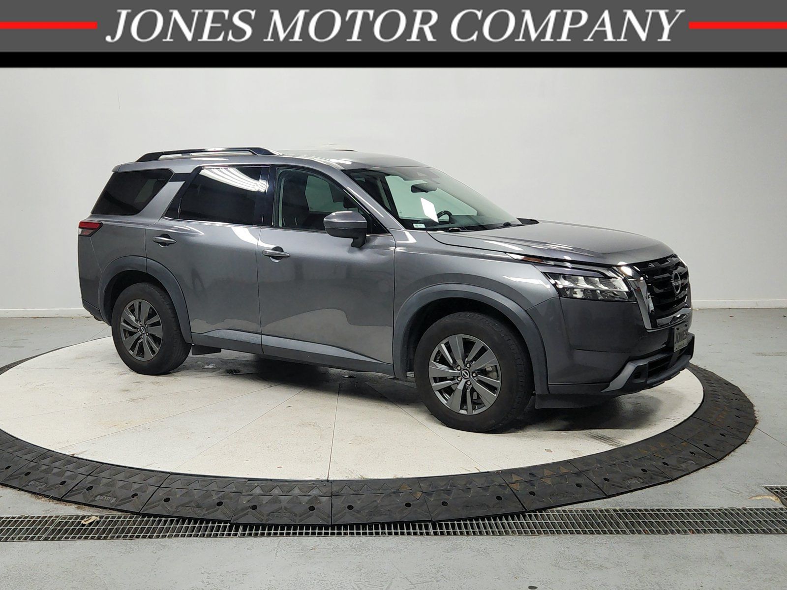 Used 2022 Nissan Pathfinder SV AWD/4WD image 1